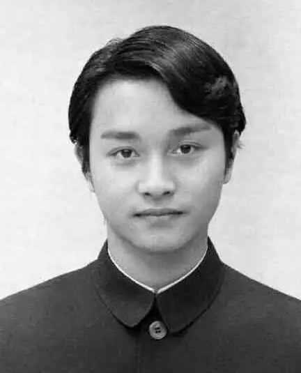 2001年中專畢業證照片是黑白照嗎（2001年中專畢業證照片標準）